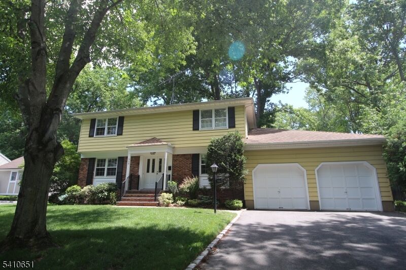 Property Photo:  904 Cranford Ave  NJ 07090 
