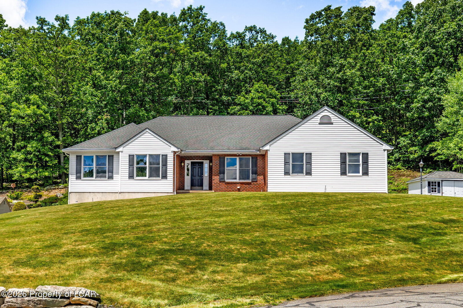 Property Photo:  14 Autumn Fern Court  PA 18222 