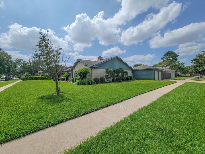 Property Photo:  9202 Benning Drive  TX 77031 