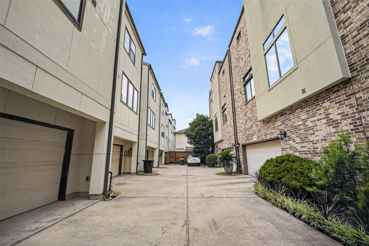 Property Photo:  1715 Silver Street  TX 77007 