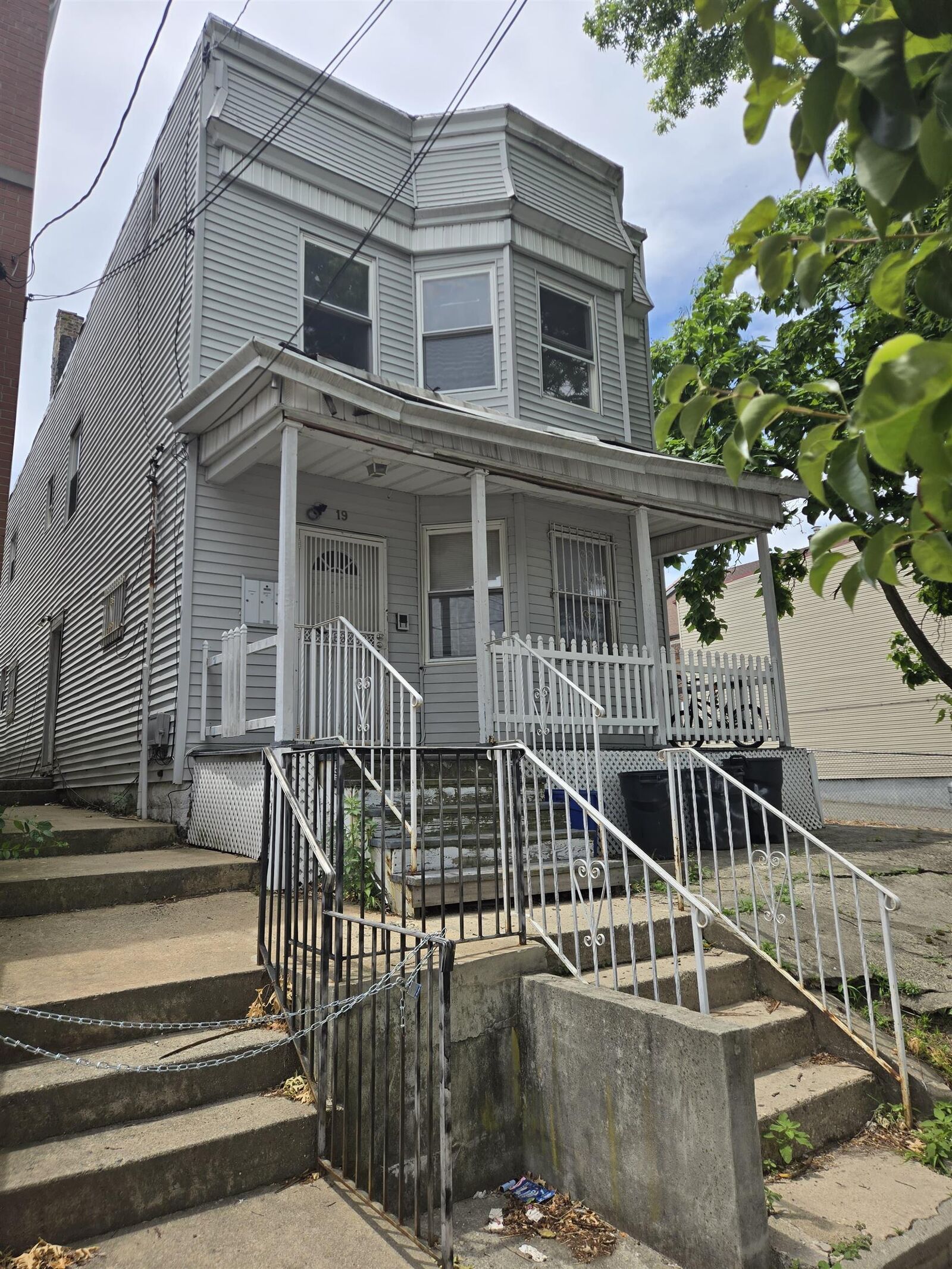 Property Photo: 19 Oak St 2 NJ 07304