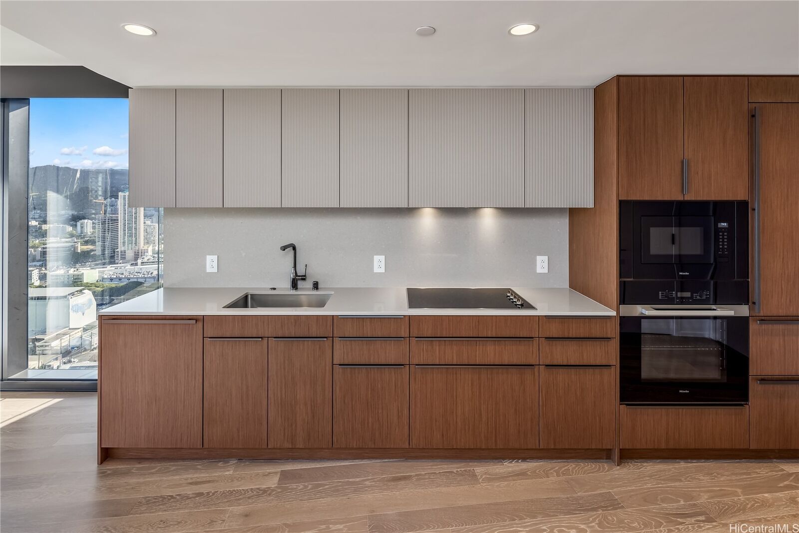 Property Photo:  333 Ward Avenue 3515  HI 96814 
