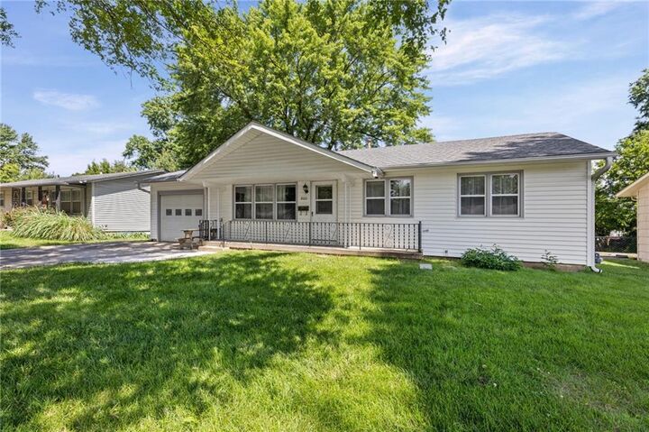 Property Photo:  8100 E 90th Terrace  MO 64138 