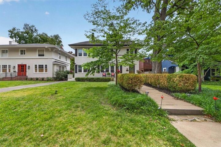 Property Photo:  441 W 58th Terrace  MO 64113 