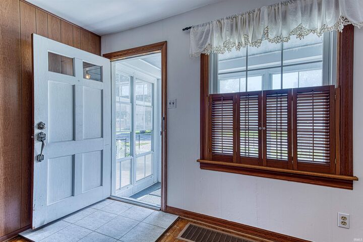Property Photo:  2022 Harding Avenue  IN 47711 