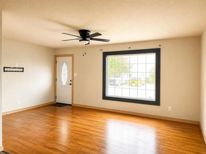 Property Photo: 213 W Tenneppee OK 73541