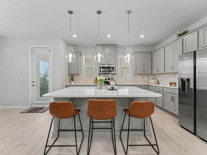 Property Photo:  