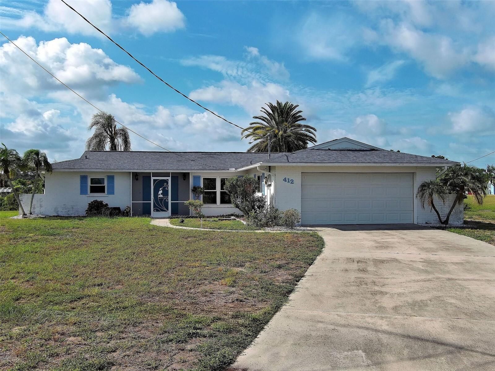 Property Photo:  412 Pine Tree Terrace  FL 34293 