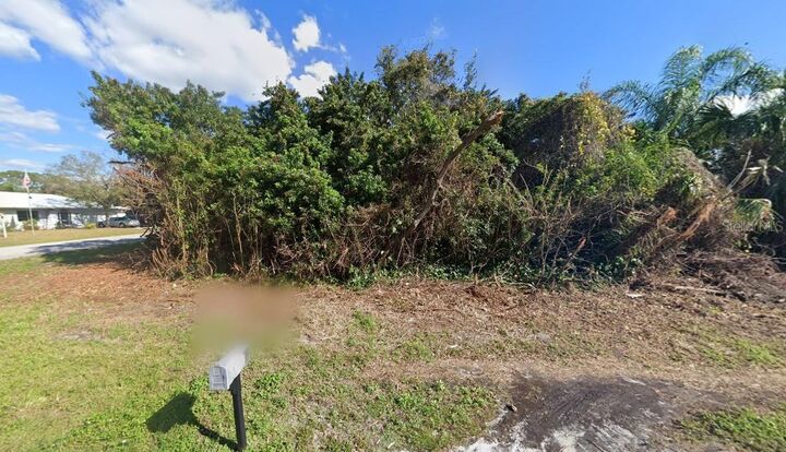 Property Photo:  20197 Astoria Avenue  FL 33952 