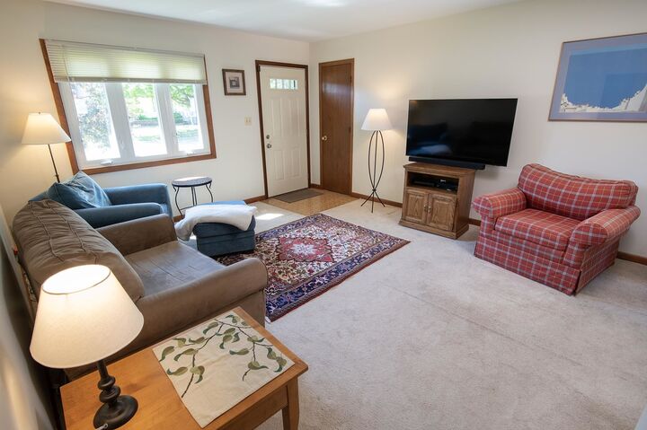 Property Photo:  2739 N Pine Street  IL 60087 