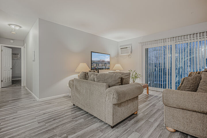 Property Photo:  4A E Dundee Quarter Drive 207  IL 60074 