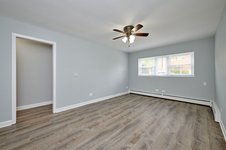 Property Photo:  416 Laurel Avenue 1  IL 60016 