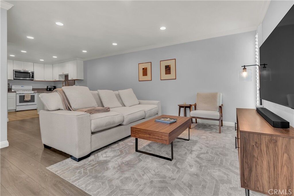 Property Photo:  1086 Cabrillo Park Dr #D  CA 92701 