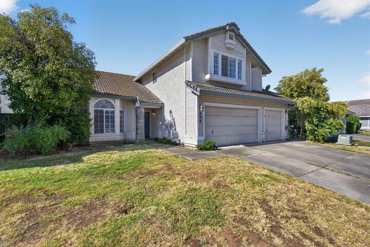 Property Photo:  625 Vernon Oaks Drive  CA 95678 