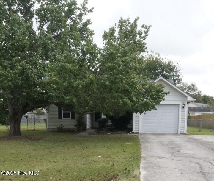 Property Photo:  103 Eastgate Drive  NC 28540 