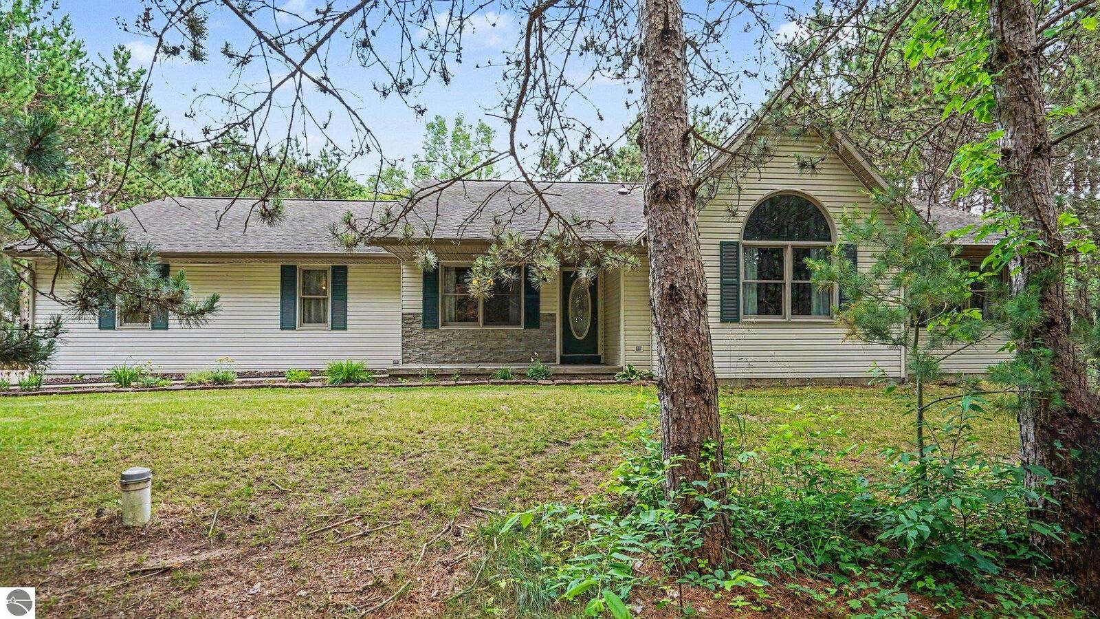 Property Photo: 2107 W Kelly Drive MI 48858