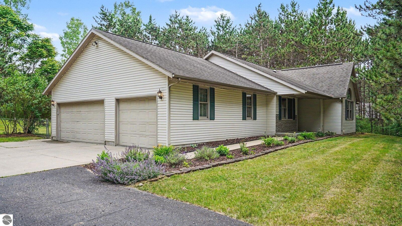 Property Photo: 2107 W Kelly Drive MI 48858