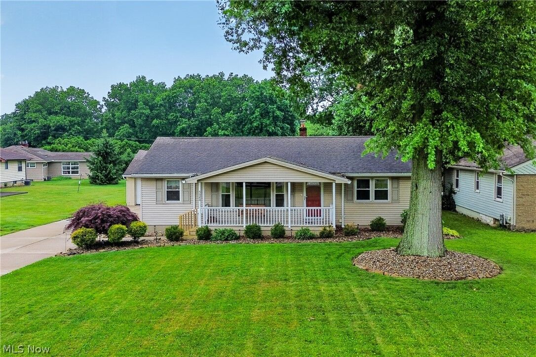 Property Photo: 5520 Mill Creek Boulevard OH 44512