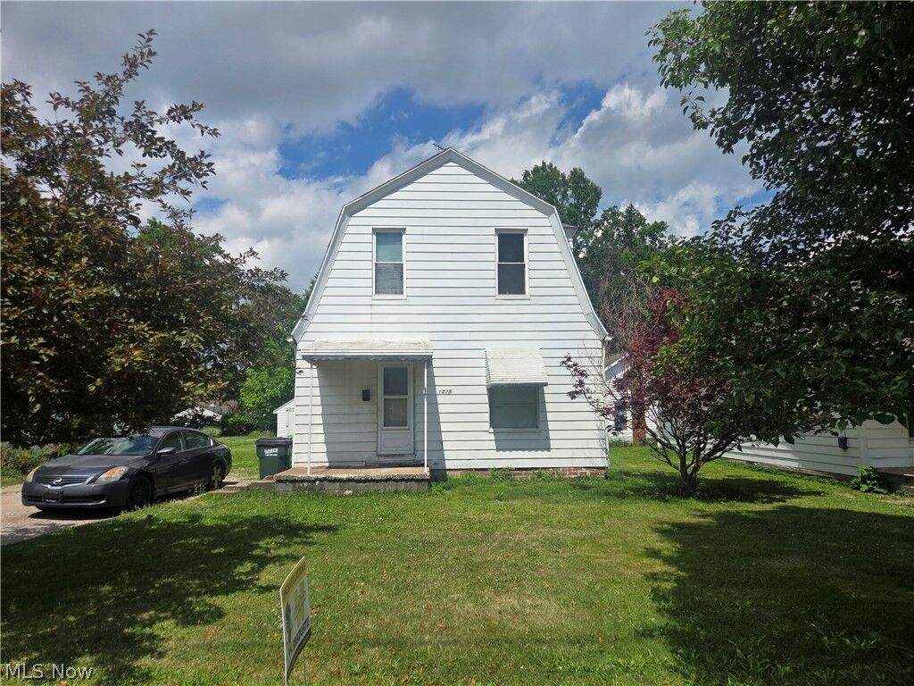 Property Photo:  1725 E 290 Street E  OH 44092 