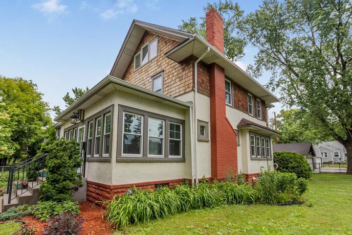 Property Photo:  1004 Sheridan Avenue N  MN 55411 