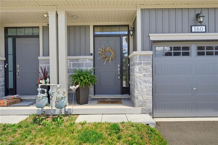 Property Photo:  160 Middleton Street  ON N0M 2M0 