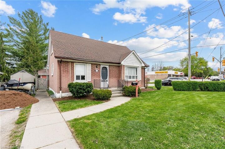 Property Photo: 497 Victoria Street S ON N2M 3A6