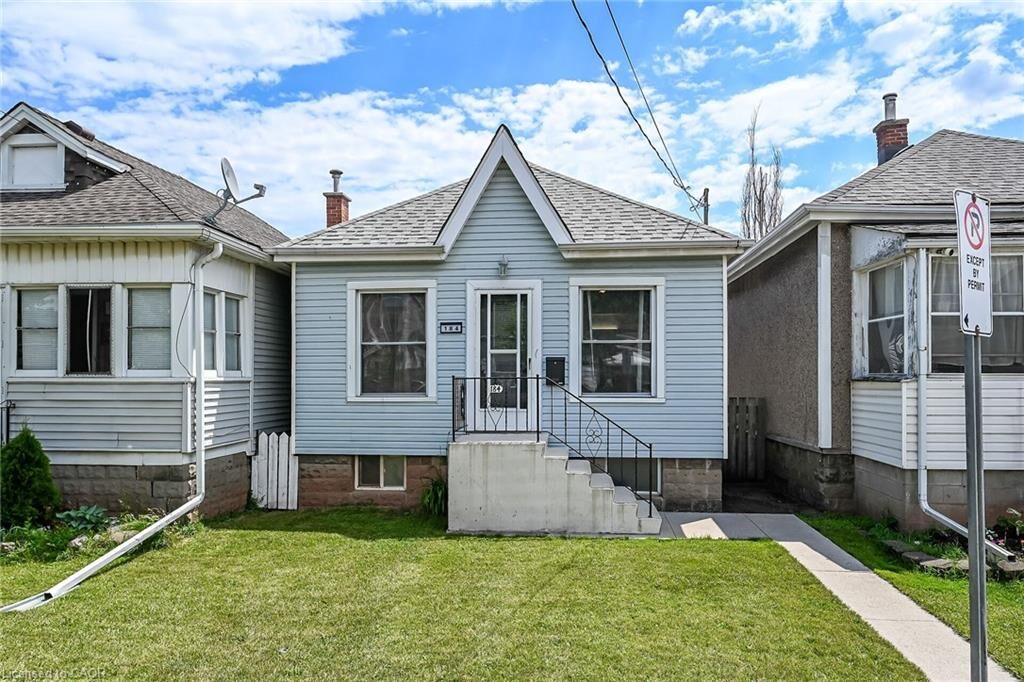 Property Photo:  184 London Street N  ON L8H 4C2 