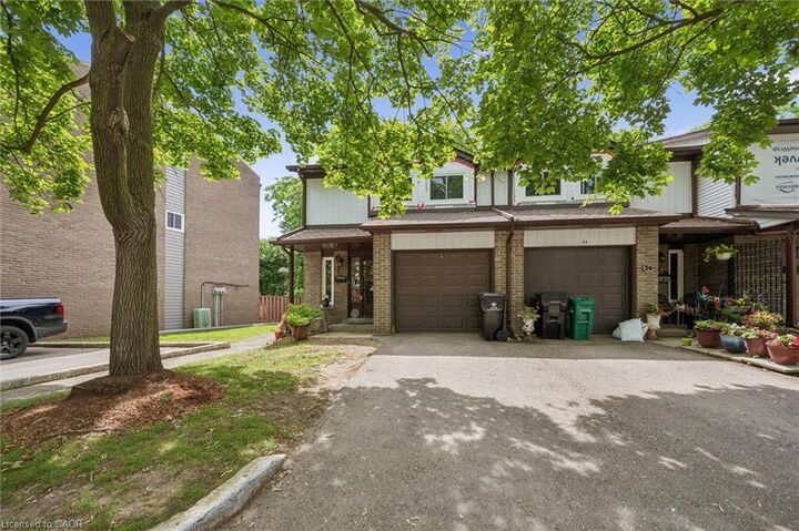 Property Photo:  46 Cedarwoods Crescent  ON N2C 2L7 