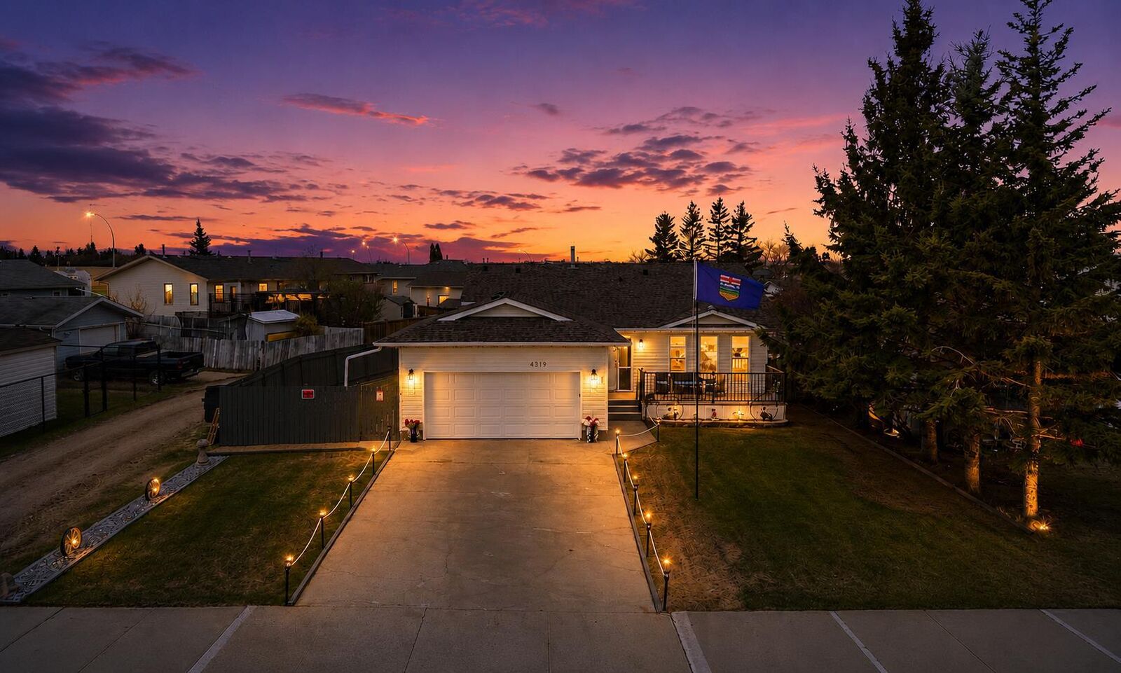 Property Photo: 4319 54 Avenue AB T0B 4J0