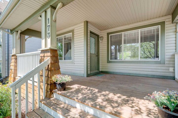Property Photo:  173 Copperfield Gardens SE  AB T2Z 4C2 