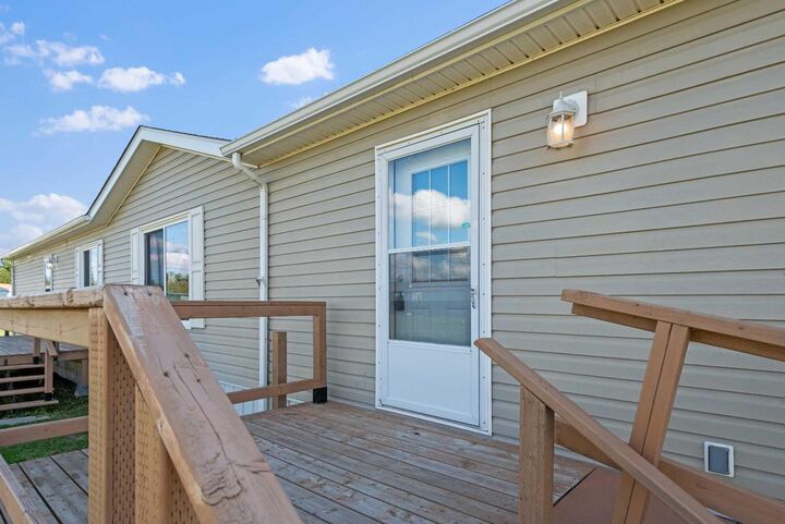 Property Photo: 8 Trochu Avenue AB T0M 2C0