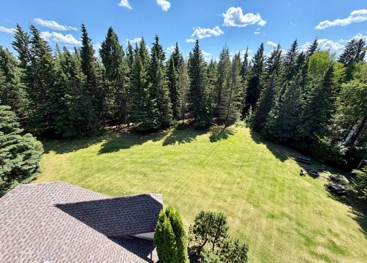 Property Photo:  11 Bench Creek Estate  AB T7E 0B3 