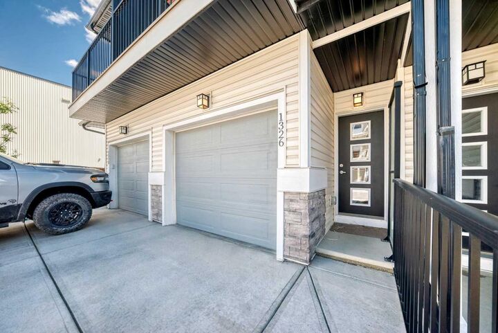 Property Photo:  1326 Sage Hill Grove NW  AB T3R 2A1 