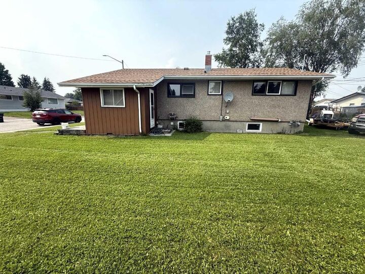 Property Photo: 101 Simpson Street AB T7V 1C2
