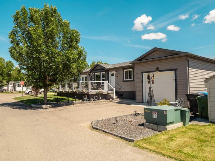 Photo de la propriété:  207 Porter Street  AB T1M 0A7 