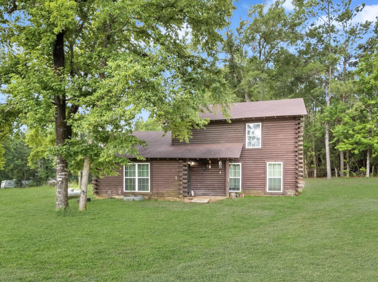 Property Photo:  723 White City  LA 71439 