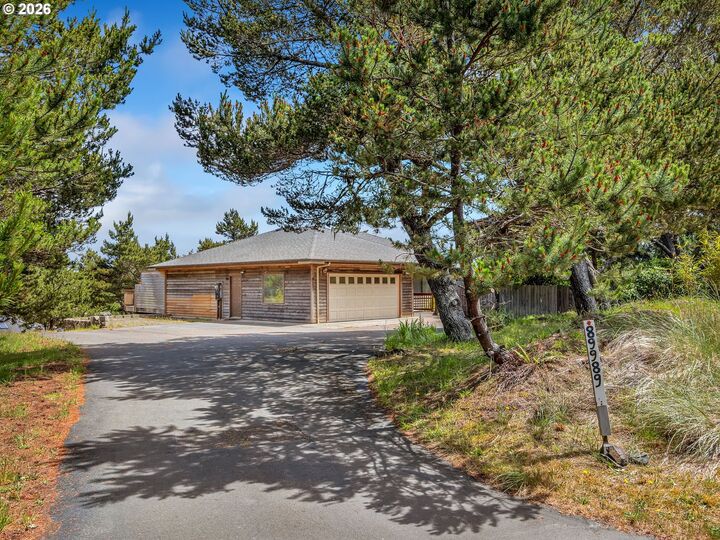 Property Photo:  89989 Manion Dr  OR 97146 