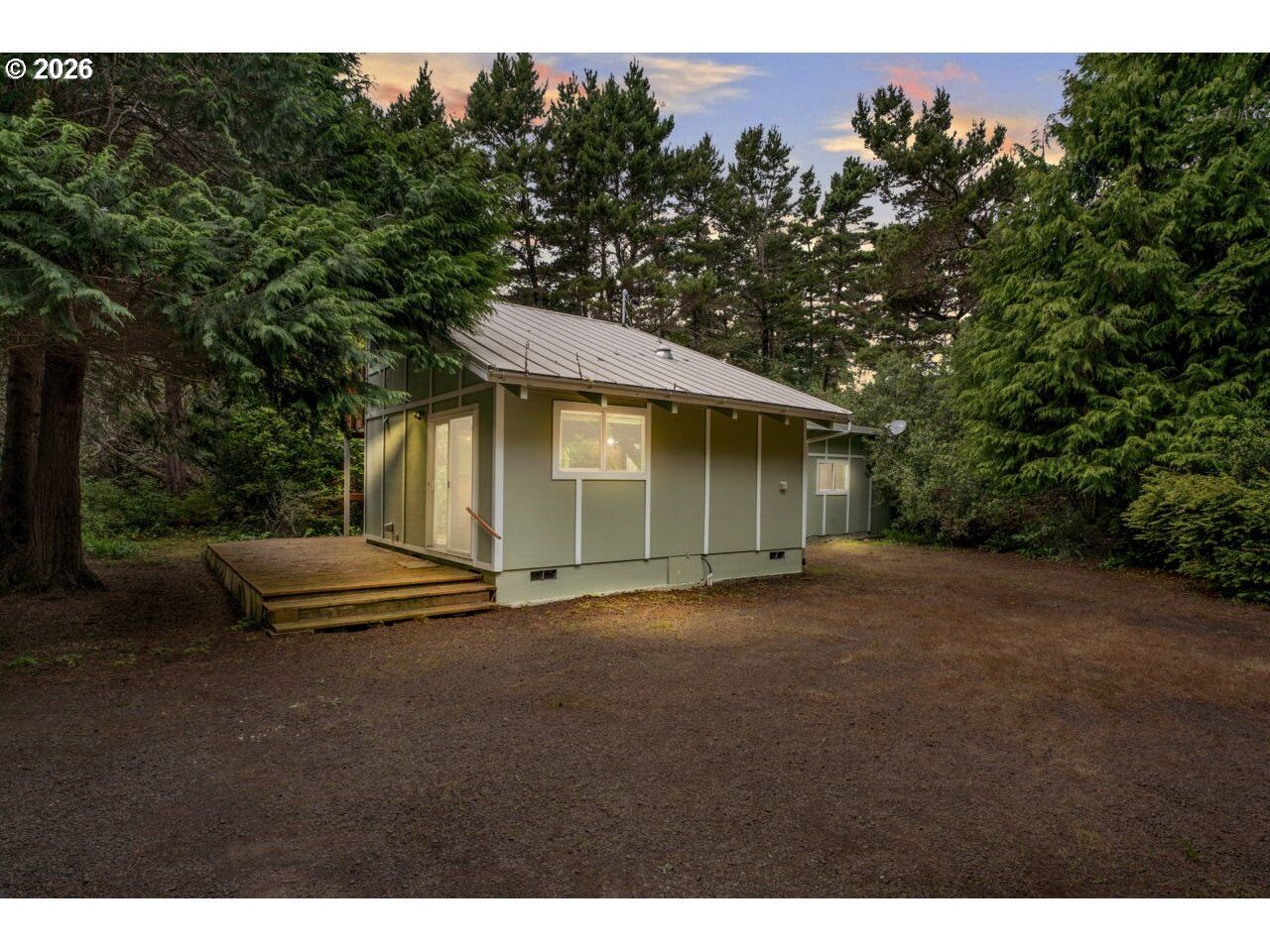 Property Photo:  88046 Leeward Dr  OR 97439 