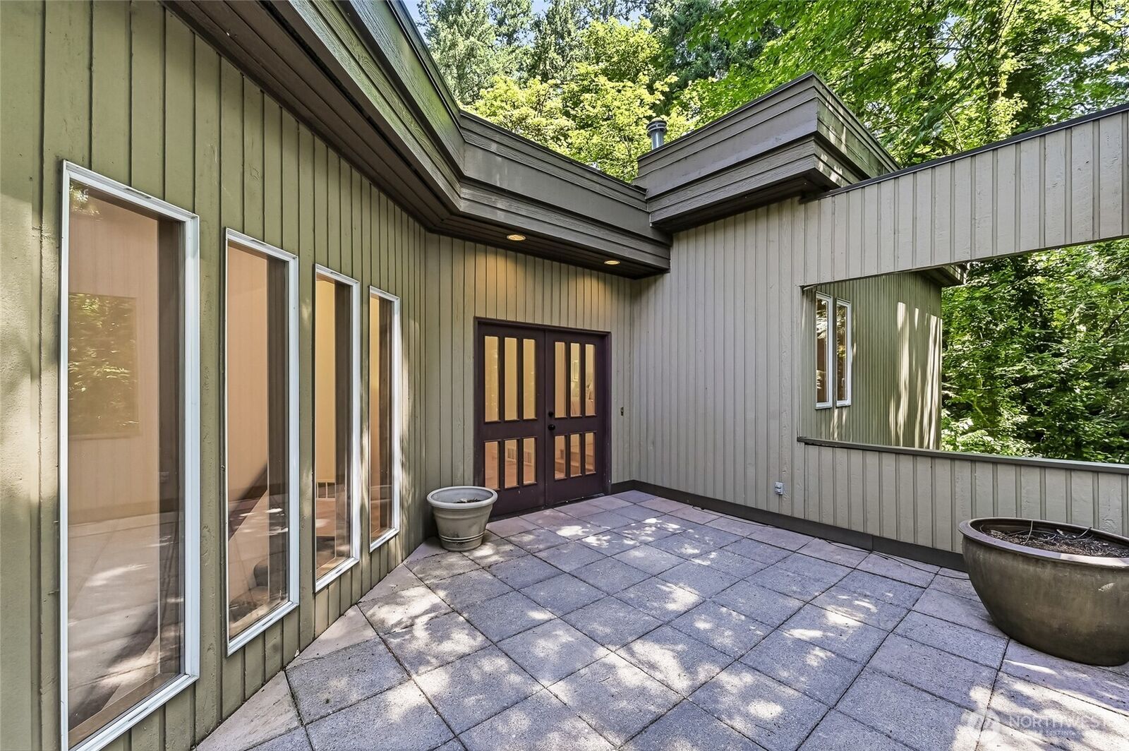 Property Photo:  4200 W Lake Sammamish Parkway SE  WA 98008 