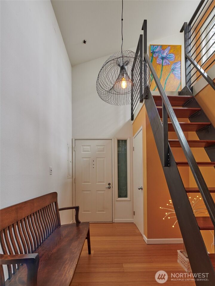 Property Photo:  909 N 35th Street 403  WA 98103 