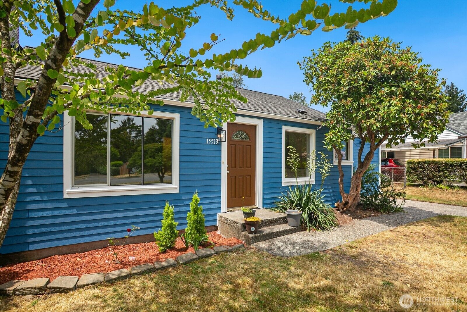 Property Photo:  15513  8th Avenue NE  WA 98155 