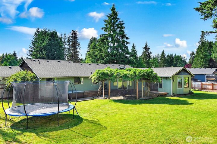 Property Photo:  14515  247th Drive SE  WA 98272 
