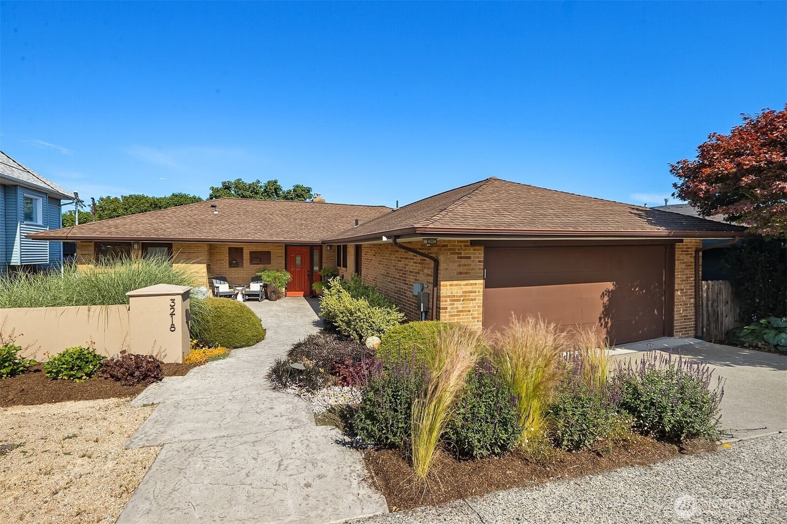 Property Photo:  3218  36th Avenue SW  WA 98126 