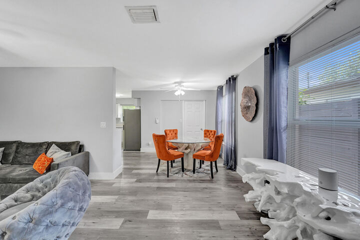 Property Photo:  1624 NW 9th Avenue  FL 33311 