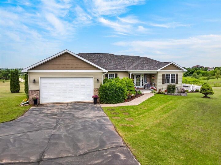 Property Photo:  W7620 County Road H  WI 53574 