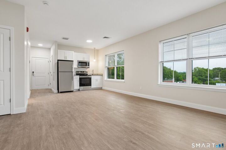 Property Photo:  55 Steele Boulevard 205  CT 06037 