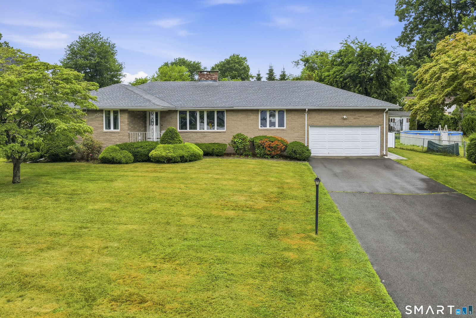 Property Photo:  883 Sawmill Road  CT 06516 