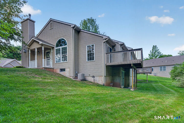 Property Photo:  25 Hamden Hills Drive 64  CT 06518 