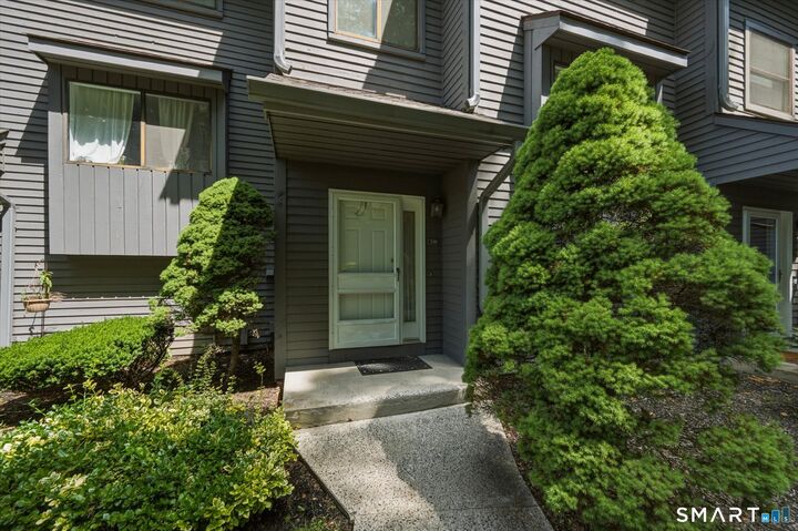 Property Photo:  330 Conestoga Way 330  CT 06033 
