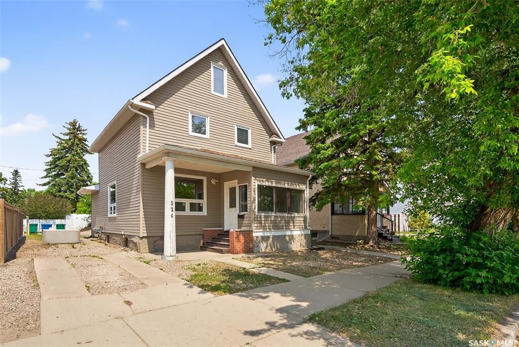 Property Photo:  524 Saskatchewan Street W  SK S6H 0V5 